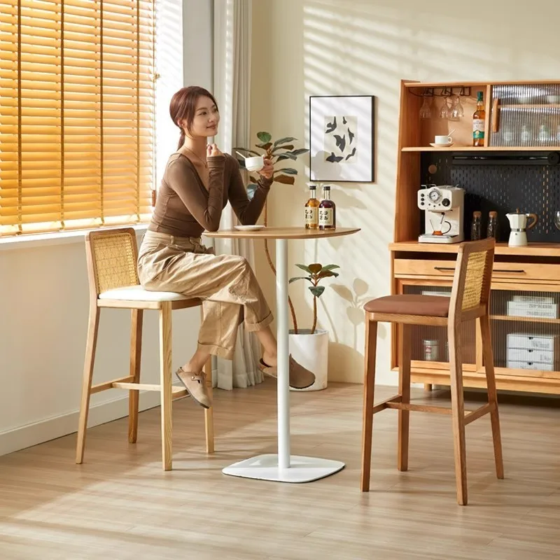 제조 공급 모던 애쉬 우드 바 스툴 솔리드 우드 프레임 독점적인 거실 바 의자 라탄 시트 포함