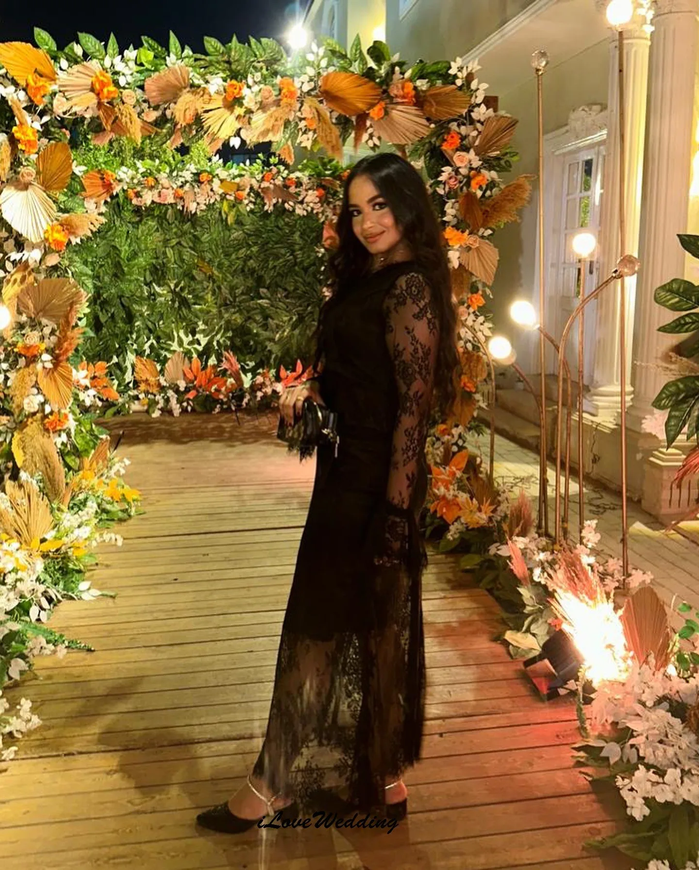 فساتين سهرة أنيقة من الدانتيل الأسود 2025 فساتين لحضور الحفلات الموسيقية المثيرة فستان حفلات الزفاف للنساء ضيف رقبة دائرية فساتين رسمية مخصصة