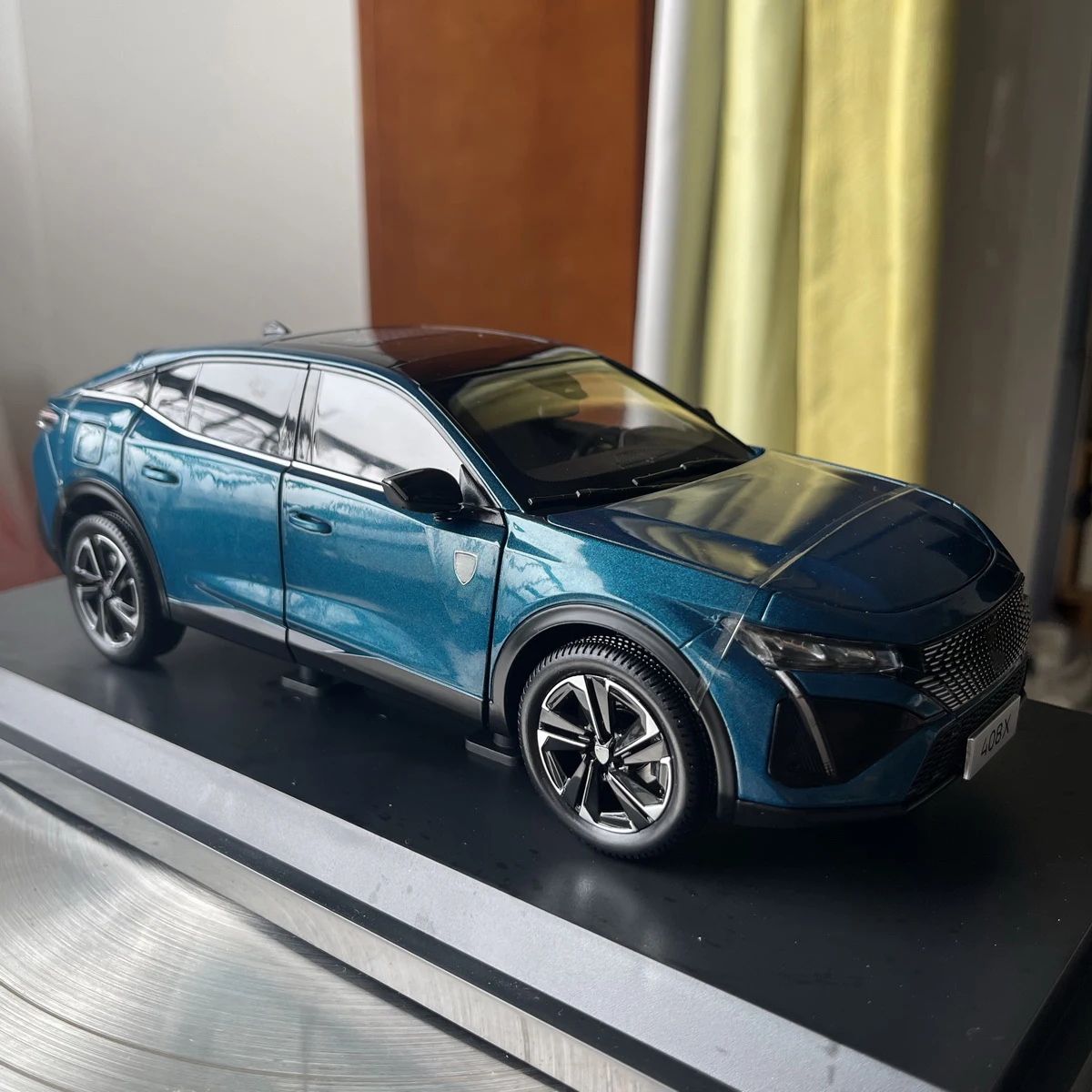 408X, Legierungsdruckguss-Automodell, SUV-Modell, Jungenspielzeug, Geschenk für Erwachsene, Sammlungsdisplay, Blau, 1:18