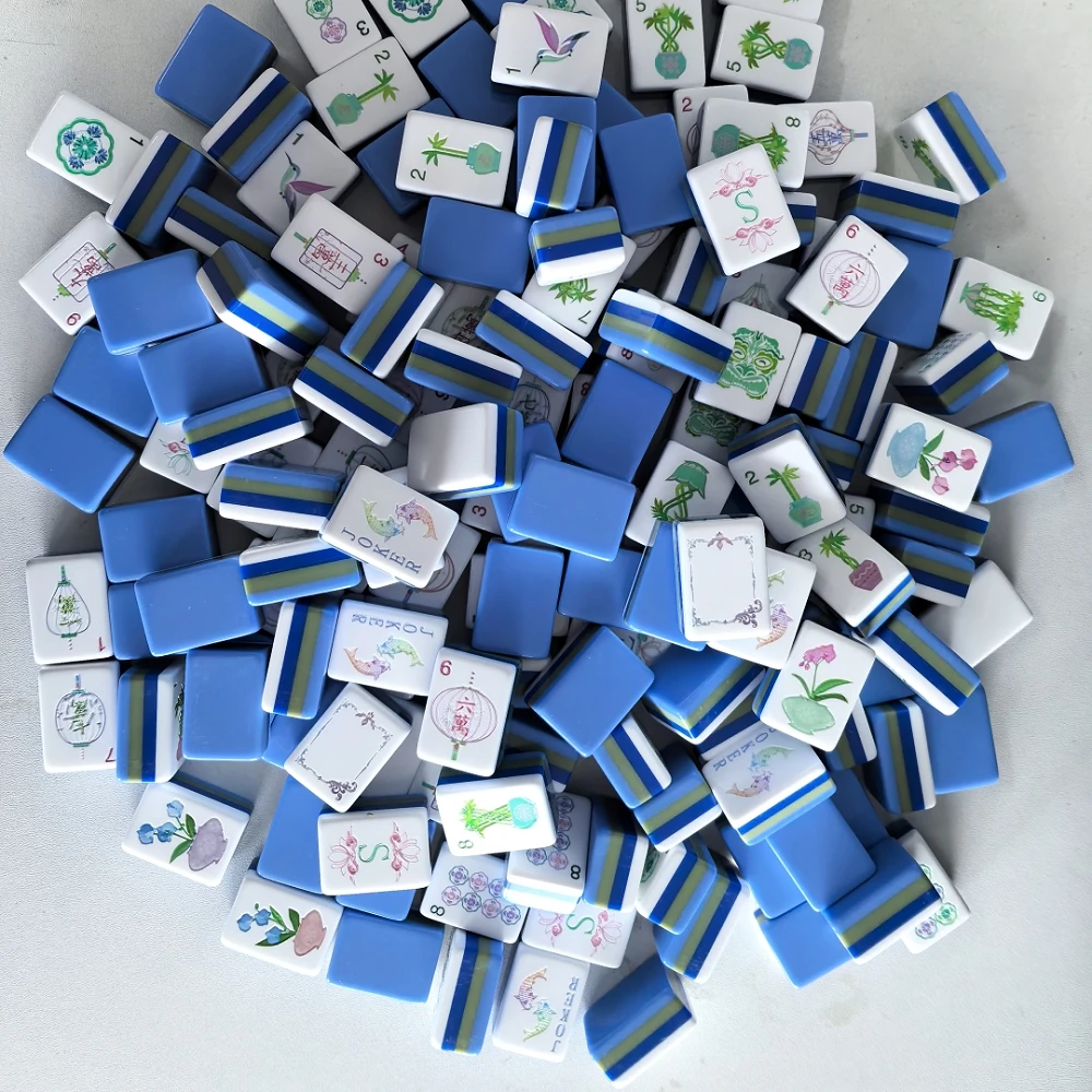 Hot Sale Royal Blue Engraved Mahjong Tiles Luxury American Mahjong Set 4-Layer Acrylic Portable Mah Jongg Sets Adult Board Games