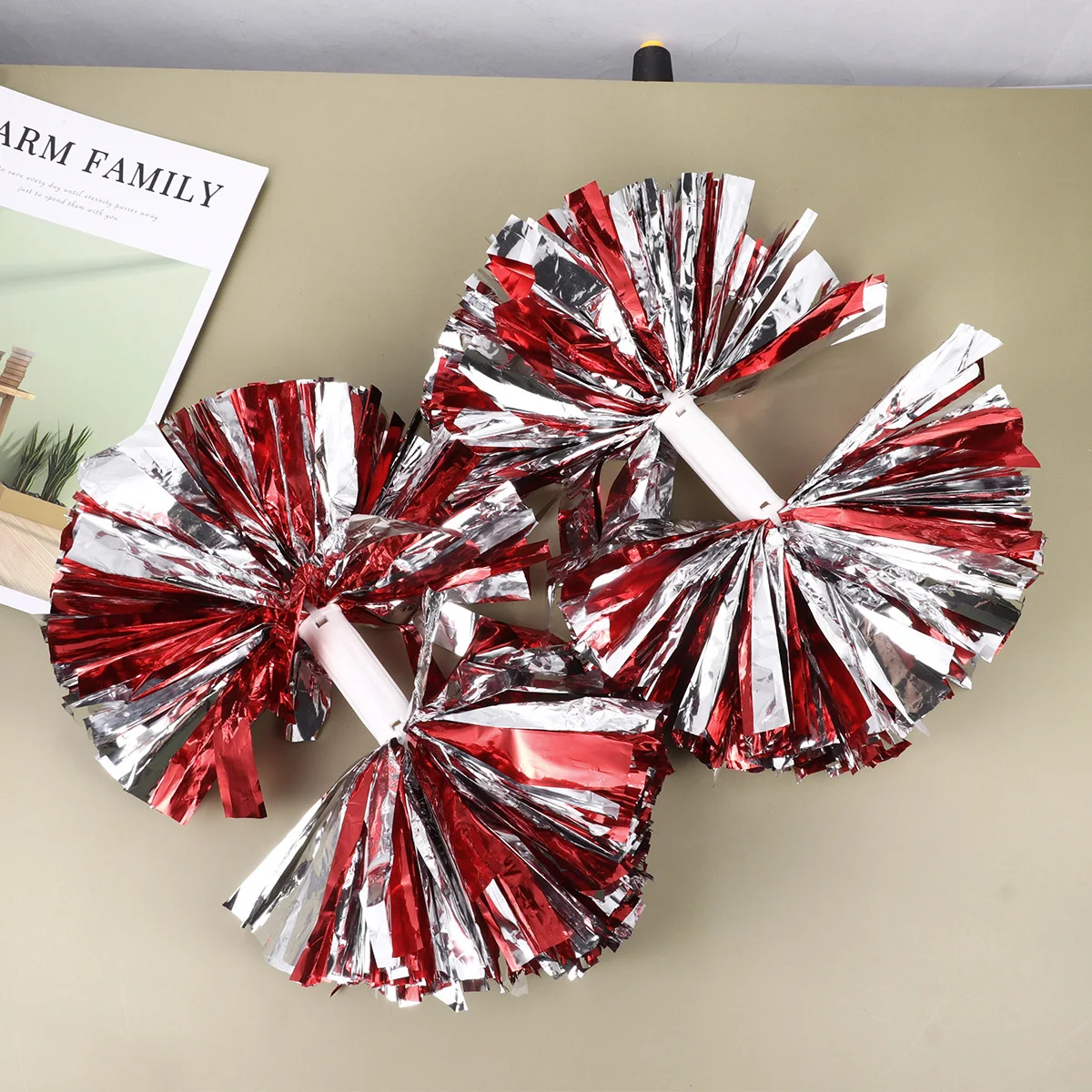 

2Pcs Plastic Cheerleader Pom Poms Colorful Handle Durable Lightweight for Cheerleading Football Baseball Basketball Competition