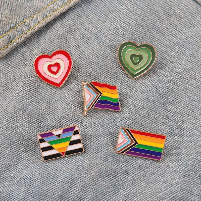 Gradient Enamel Pins Custom Pride Flag Heart Rainbow Victory Brooch Lapel Badge Bag Sexual Minority Jewelry Gift for Friend