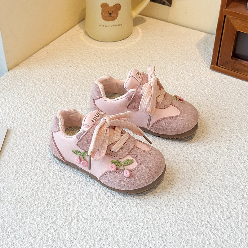

Fashionable and lovely multifunctional girls' sports shoes 2025 new autumn anti slip comfortable cherry embroidery casual shoes
