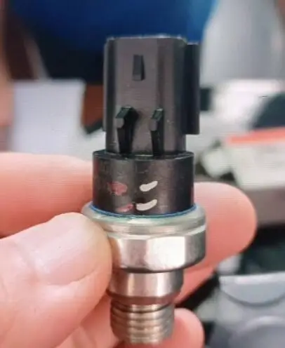 

4076930 Oil pressure sensor Pressure sensor for Foton Tunland 2.8