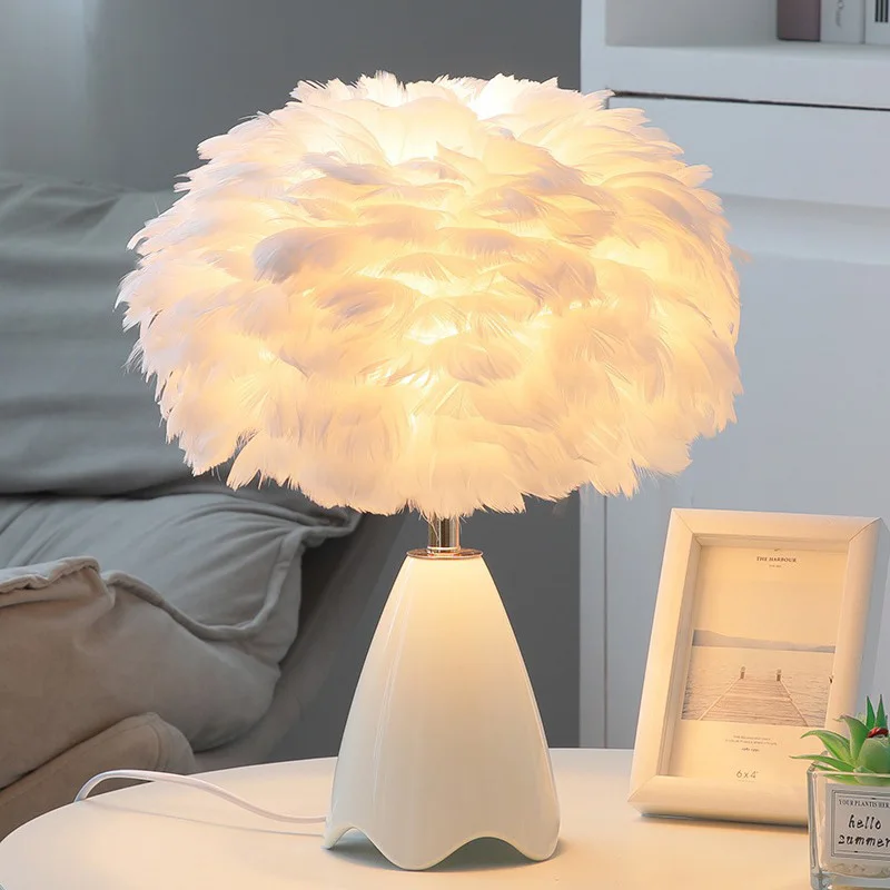 Home Decor Ceramic Crafts Light Luxury European Modern INS Style Feather Remote Control Light Bedroom Bedside Lamp Decoration