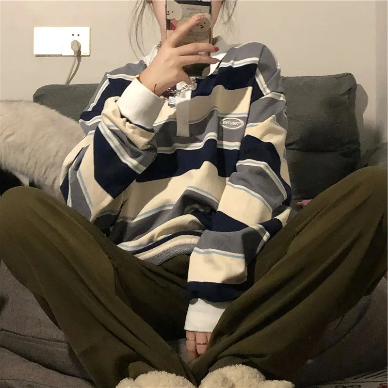 ファッションミックスカラーストライプスウェット女性ポロ襟長袖プルオーバー女性のためのルーズレターパターンプルオーバー Mujer