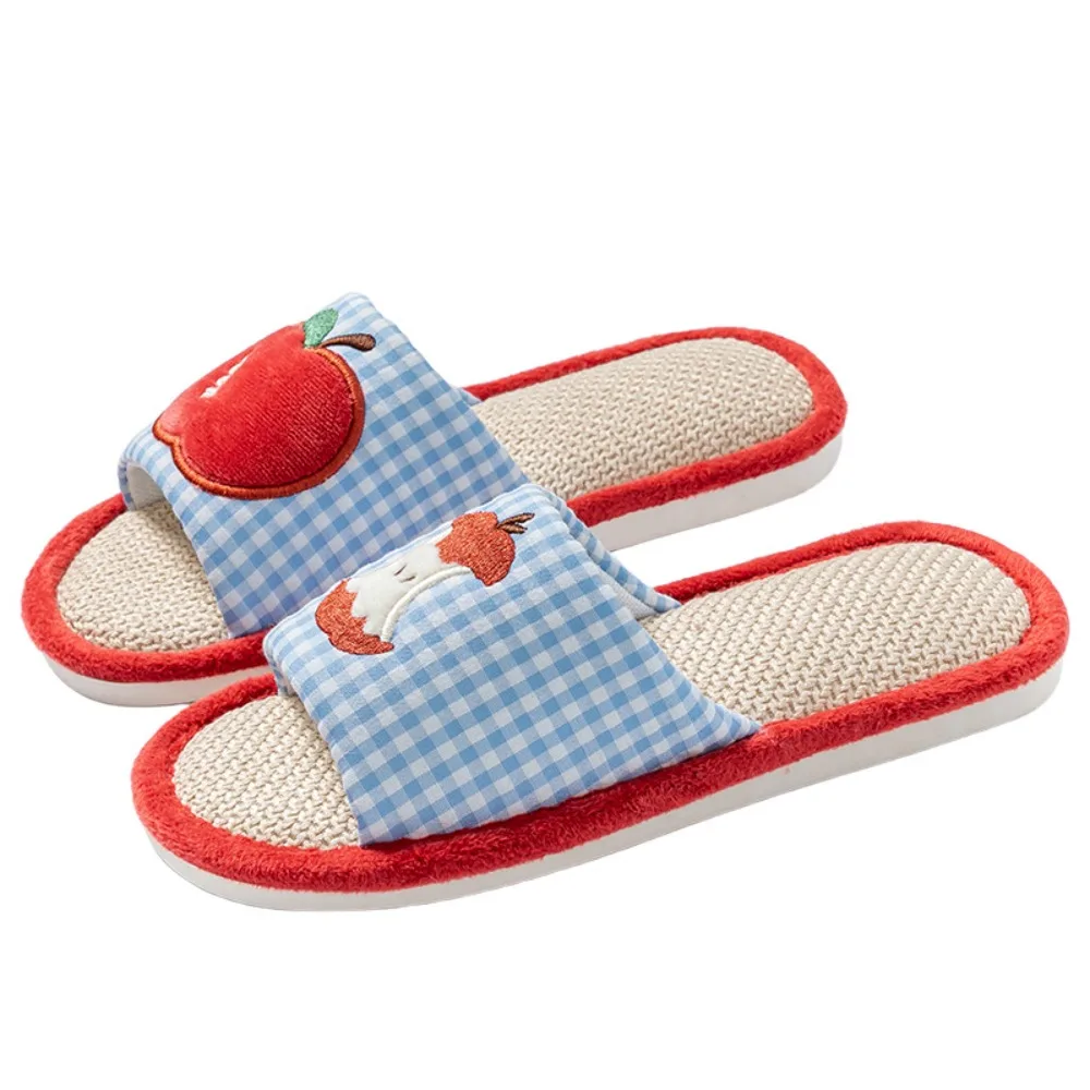 شباشب كتان منزلية ناعمة على شكل فراولة مضادة للانزلاق شباشب حلوة من الكتان للنساء نعل ناعم ملابس منزلية أحذية لجميع المواسم #1