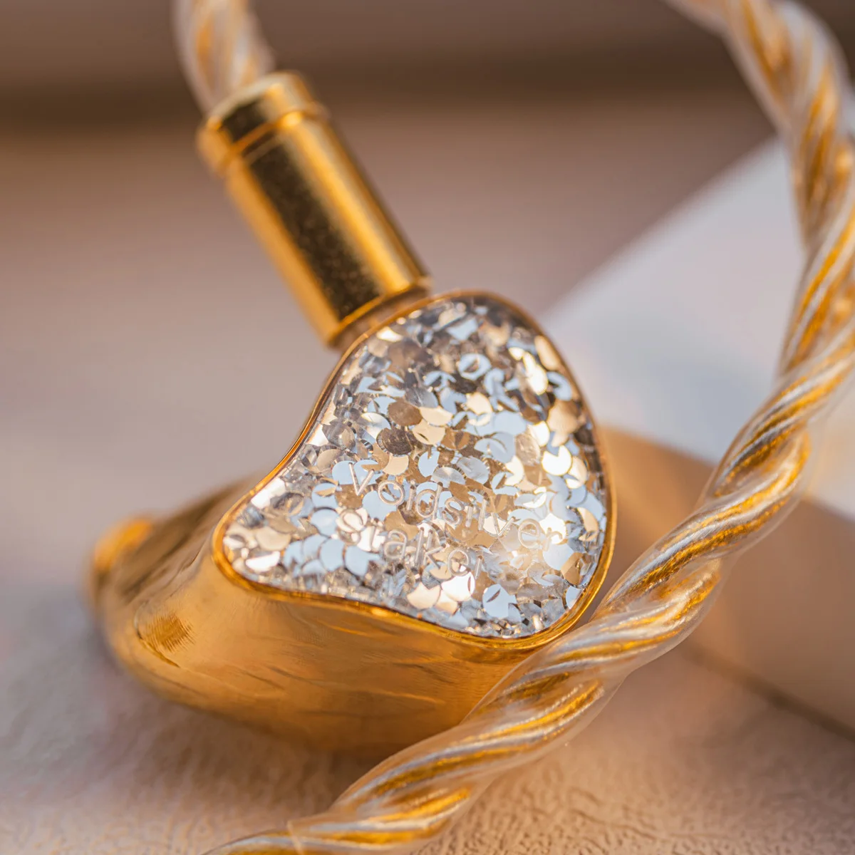 سماعات أذن EarAcoustic Audio VSA-LTD داخل الأذن، سماعات أذن سلكية كاملة العرض من التيتانيوم، تحكم رنين الغرفة المزدوجة المغناطيسية للغاية