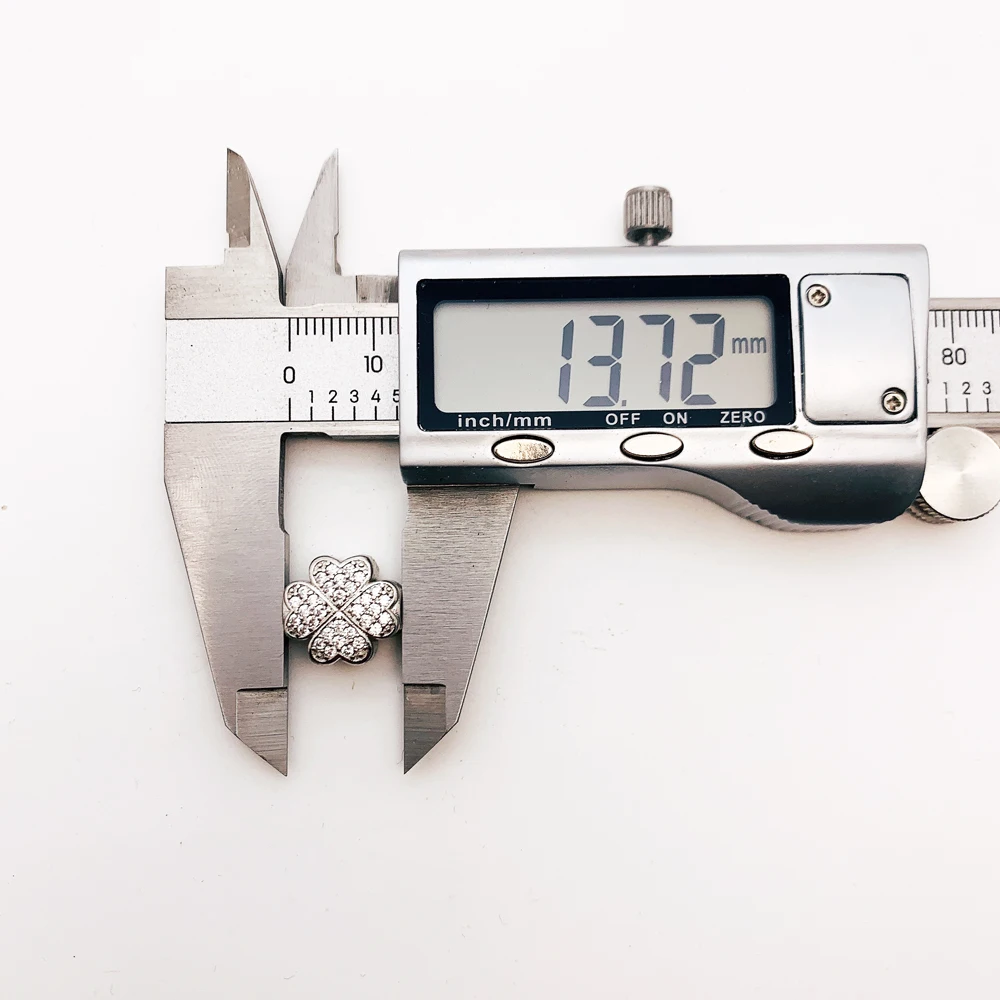 Koraliki Biały Kamień Koniczyna Nowy 925 Sterling Silver Charms Europa Szczęśliwa Biżuteria Akcesoria Prezent Dla Kobiet Mężczyzn — zdjęcie 3