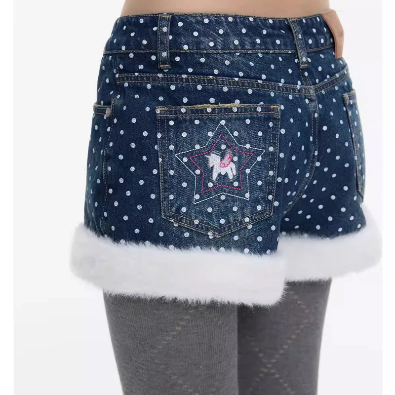 Jeans da donna con giunture foderate in pile a vita alta blu dal design vintage 2025 Autunno Inverno Nuovi pantaloncini di jeans ispessiti caldi da donna