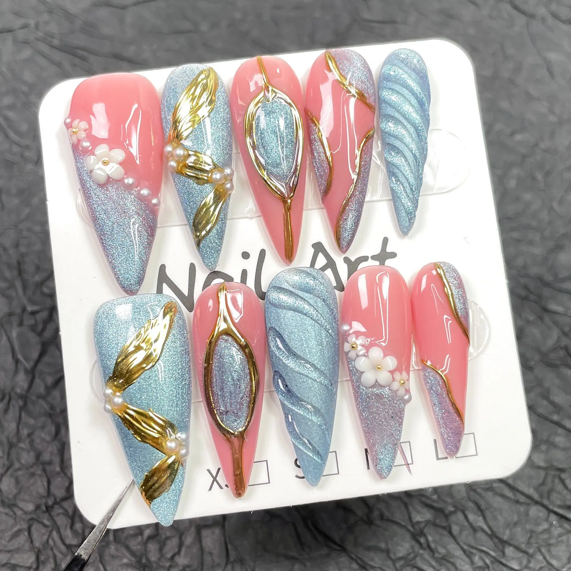 10Pcs Gilded Smudge Stick on Nails Press on Flower Pearl Decoration Blue Cat's Eye False Nails Long Stiletto Head Fake Nail Tips