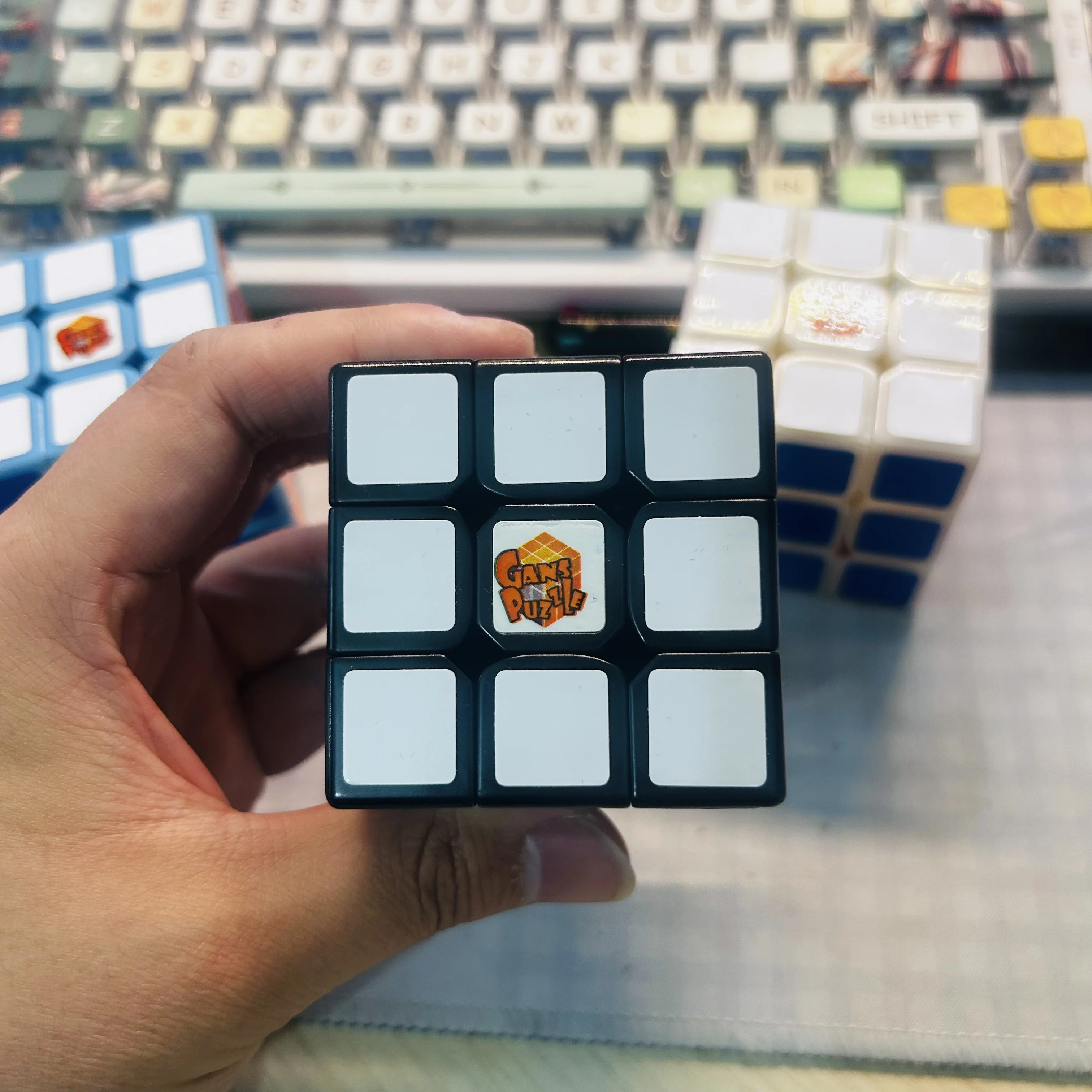 2013 Gan3 3x3 Cube Negro Blanco Azul Púrpura Colección Gan 3x3x3 Cubo Mágico