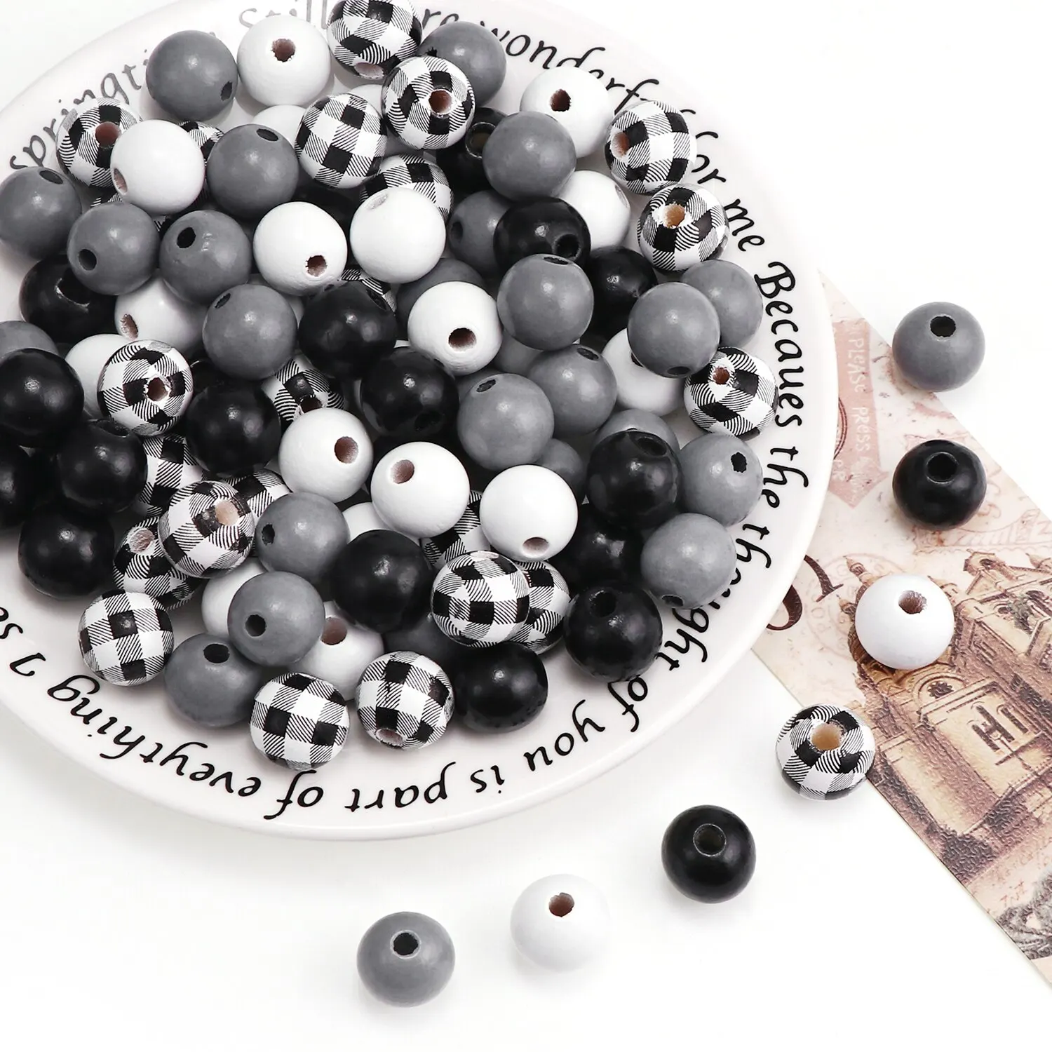 20Pcs Wooden Beads Black Gray White Buffalo Plaid Print Loose Beads With Holes for DIY Craft Jewelry Making Home Party Decor