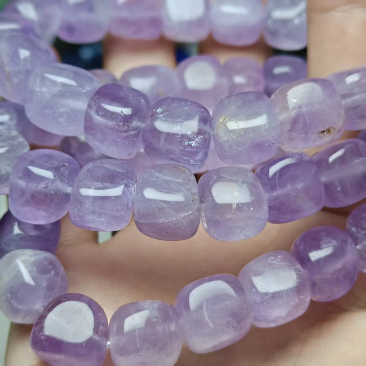 Xingyu Natürlicher A+ Lavendel-Amethyst-Mondquarz, Mysteriöser Edelstein, Unregelmäßiger Würfel, Glatte Lose Armbandperlen, Schmuckgeschenk – Detail 4