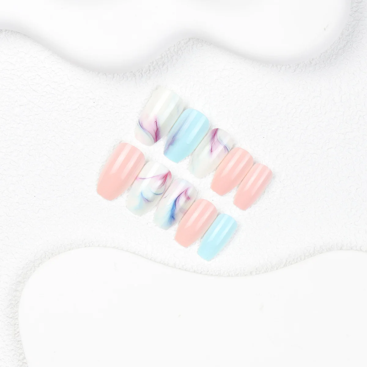 24 pièces de pointes d'ongles carrées de couleur dégradée de taille moyenne, paquet assorti pour la décoration des ongles