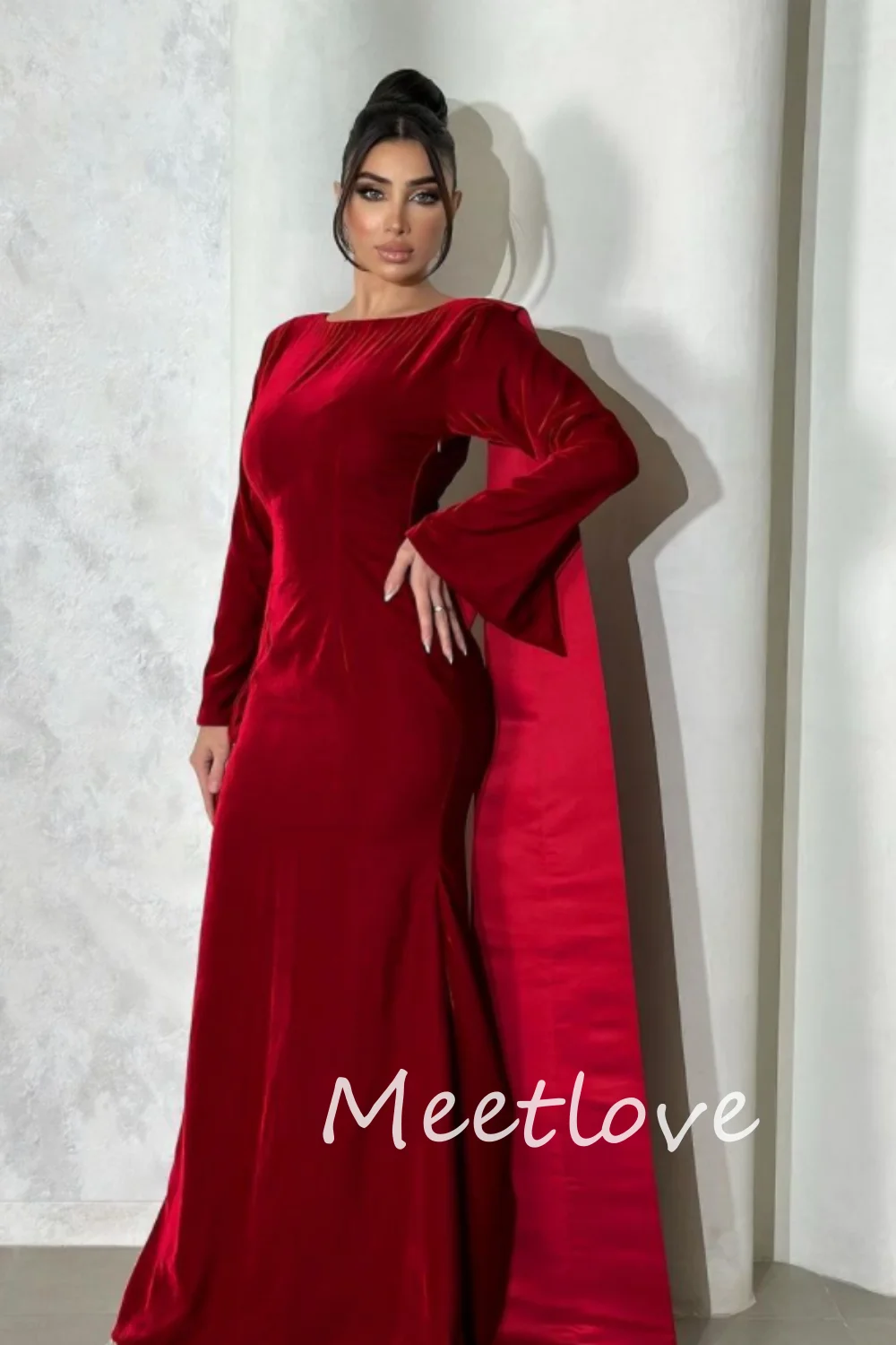 

Meetlove 2024 Customized Women Mermaid Scoop Neck Long Sleeves Red Velvet Crystal Prom Dresses Christmas Party Gown