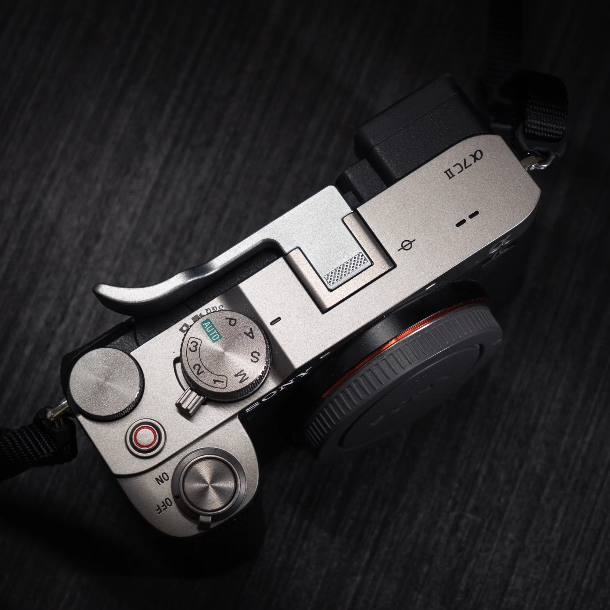 Aluminium Metall Blitzschuh Daumen-Up Blitzschuh Daumen-Up Grip für Sony A7C2 A7CR A7C Kamera Handgriff – Detail 8