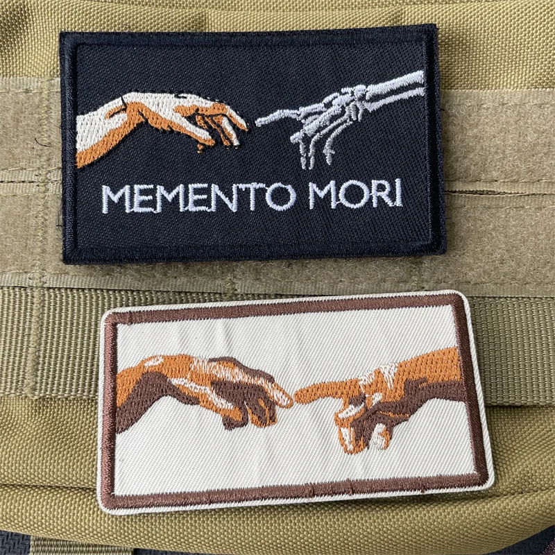 Memento Mori Embroidered HOOk&LOOP Morale Badge Skull Hand Outdoor Backpack Stickers Tactical Armband Emblem Military Patches