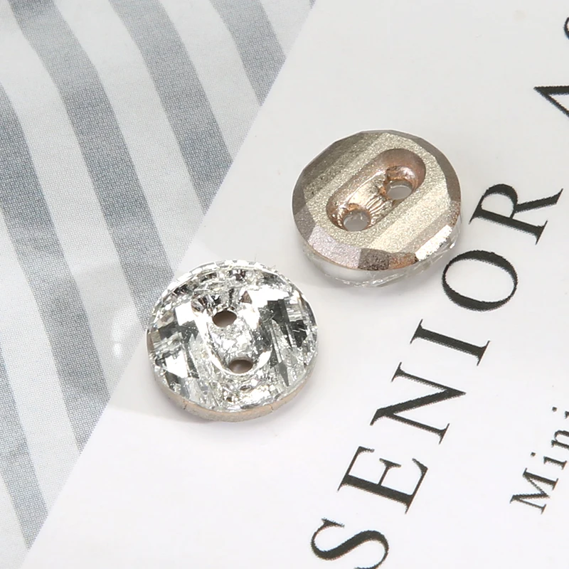 10 Stück Kristall-Diamant-Glasknöpfe für Damen, Kleidung, Hemden, Dekoration, zwei Löcher, Kleiderknöpfe, 10 mm – Detail 2