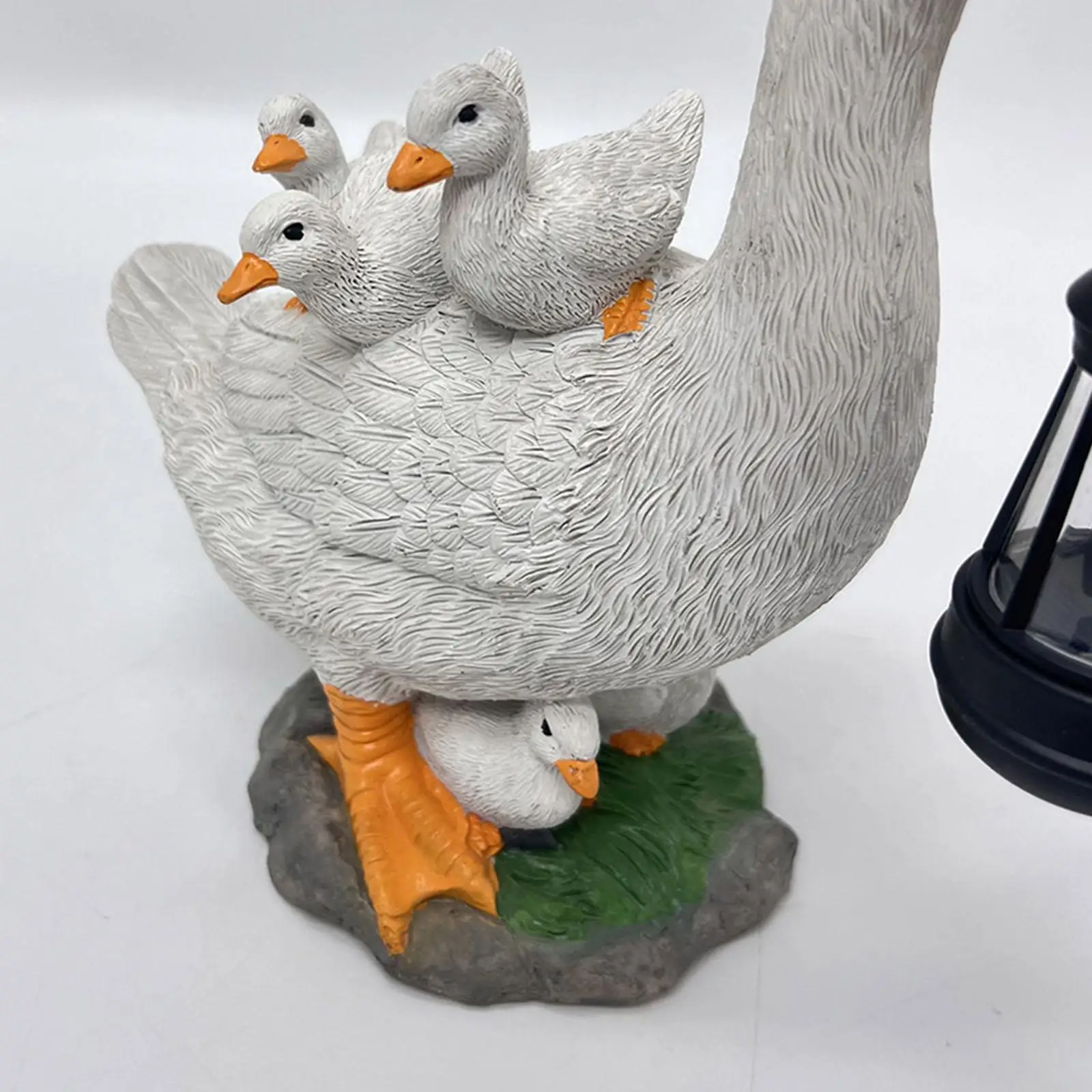 

Уличная скульптура белой утки с подсветкой, садовая статуя из смолы для украшения пруда на заднем дворе, декор для газона