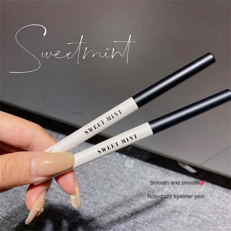 Eyeliner liquido impermeabile sottile Eyeliner liscio ad asciugatura rapida Eyeliner a lunga durata penna per ciglia di colore schiarente trucco per gli occhi coreano