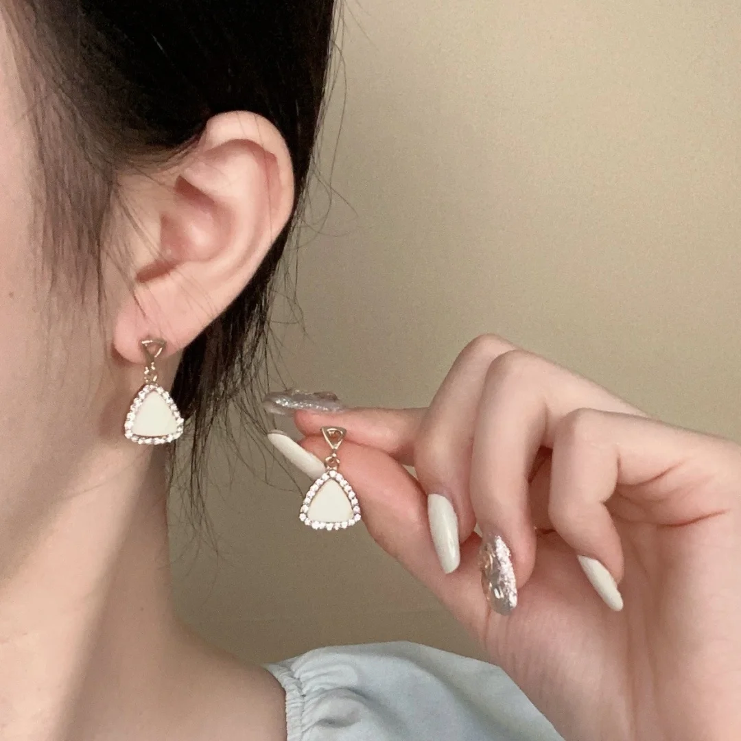 

DUTRIEUX Minimalism Trendy Charm Pendant Earrings Light luxury Niche Design For Women Girls Party Jewelry Accessories Gifts 2025