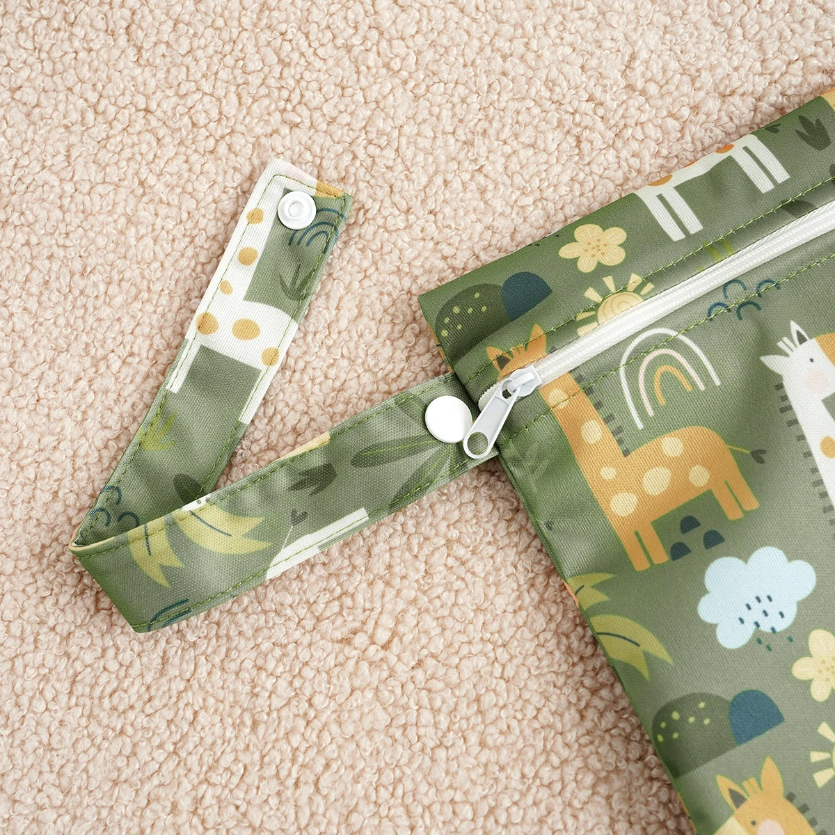 2026 New Arrival Washable Reusable Baby Storage Wet Dry Bag Easy Carry Multifunctional Travel Pouch Size 18x25cm