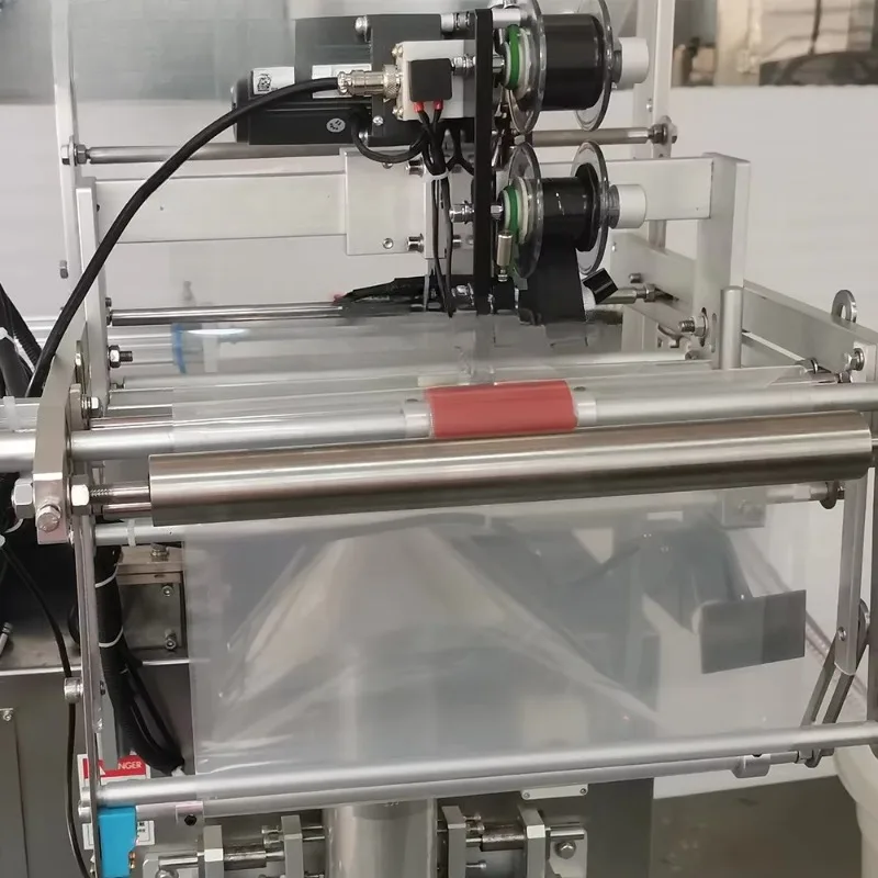 The multifunctional pouch packing machine flexibly adapts to a wide range of packaging materials