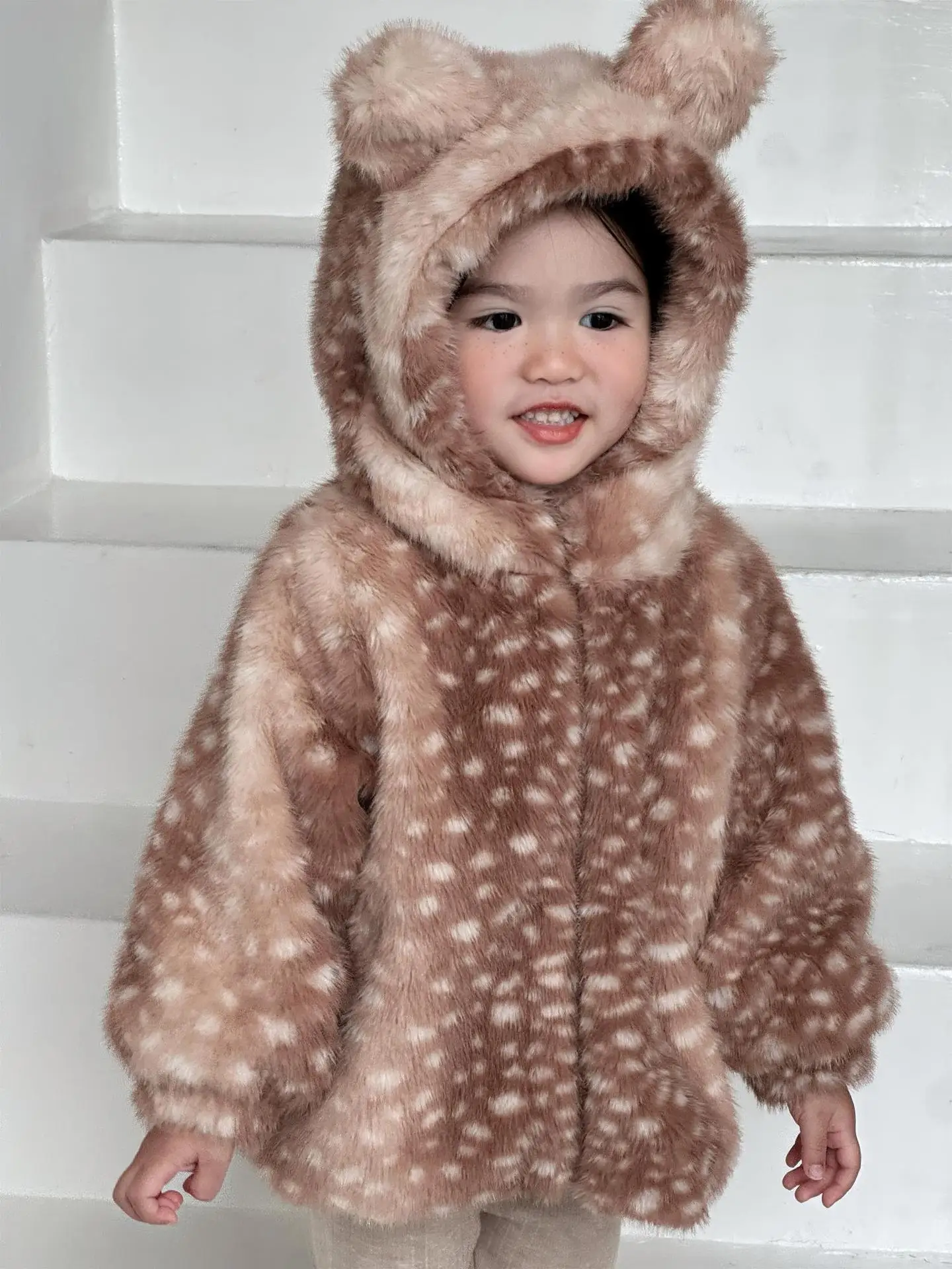 

2025 Winter Girl Cute Fur Hooded Ears Plush Thickened Fluffy Jacket Outerwear Coat Girls Fur Coat