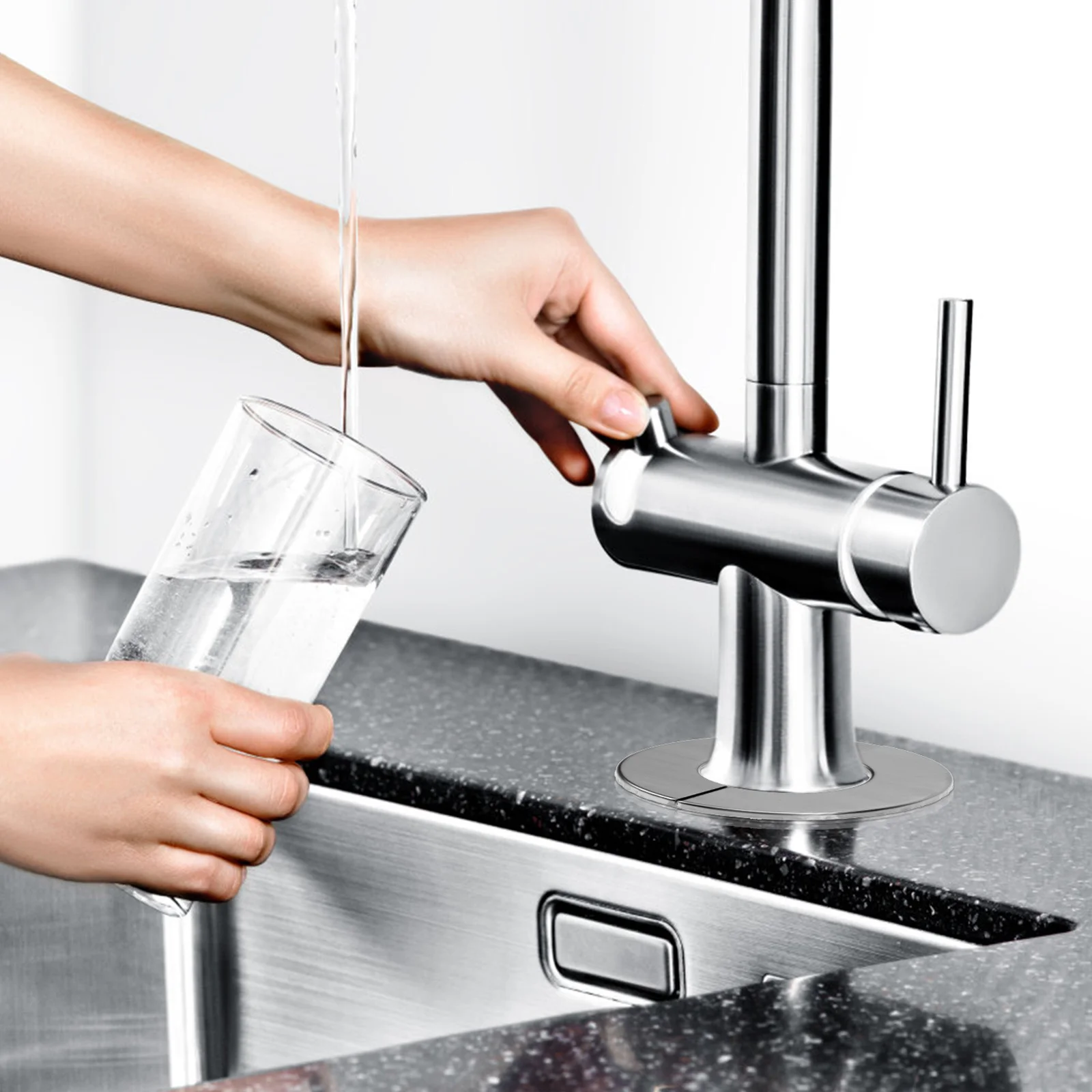 

4Pcs Escutcheon Plate Covers Stainless Steel Durable Wall Split Flanges Plumbing Cover for Water Gas Heating Faucets Drain Angle