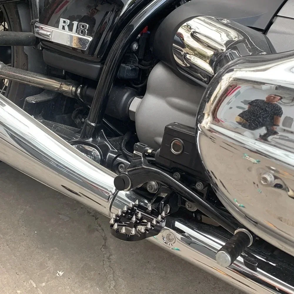 Motorcycle CNC Aluminum Anti-Cut Modified Decorative Brake Lever Screw Plug Bezel Cover Shoe Plug Cap For R18 All Years