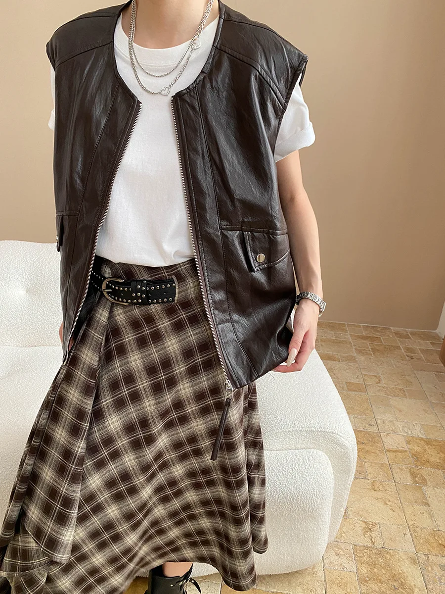 

American retro PU leather round neck loose shoulder leather jacket vest