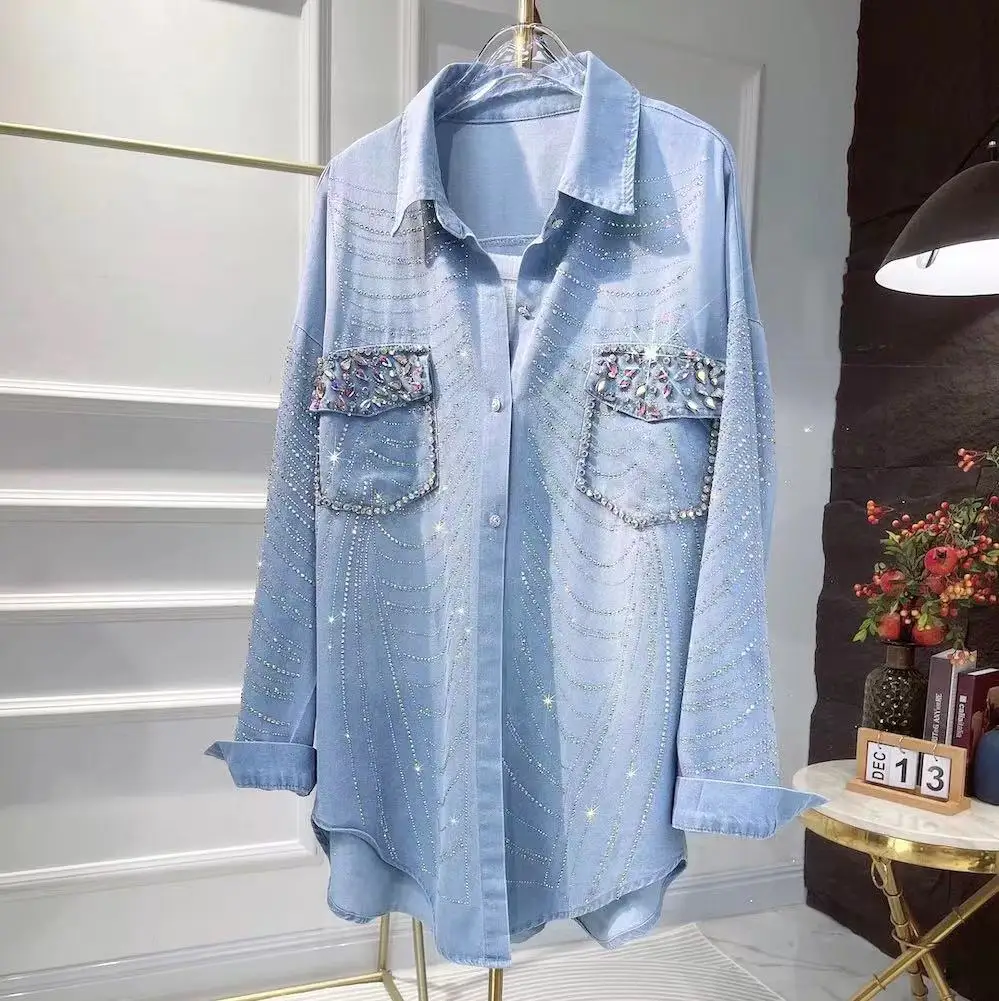 Luksusowy styl Sparkle Diamonds Hot Drilling Denim Jacket Dla kobiet Luźna moda codzienna Koszula 2024 Nowa bluzka jeansowa z długim rękawem