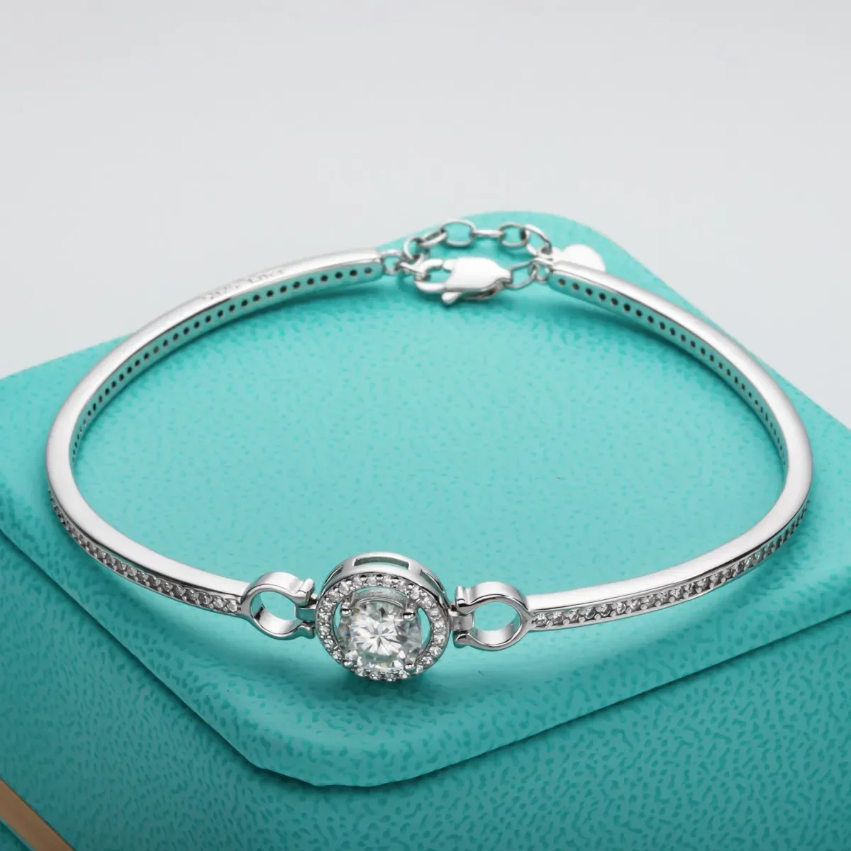 FCGJHW 1ct D Color Moissanite Bracelet S925 Sterling Silver 18K White Gold Plated Adjustable Bangle for Women Bracelets 2026