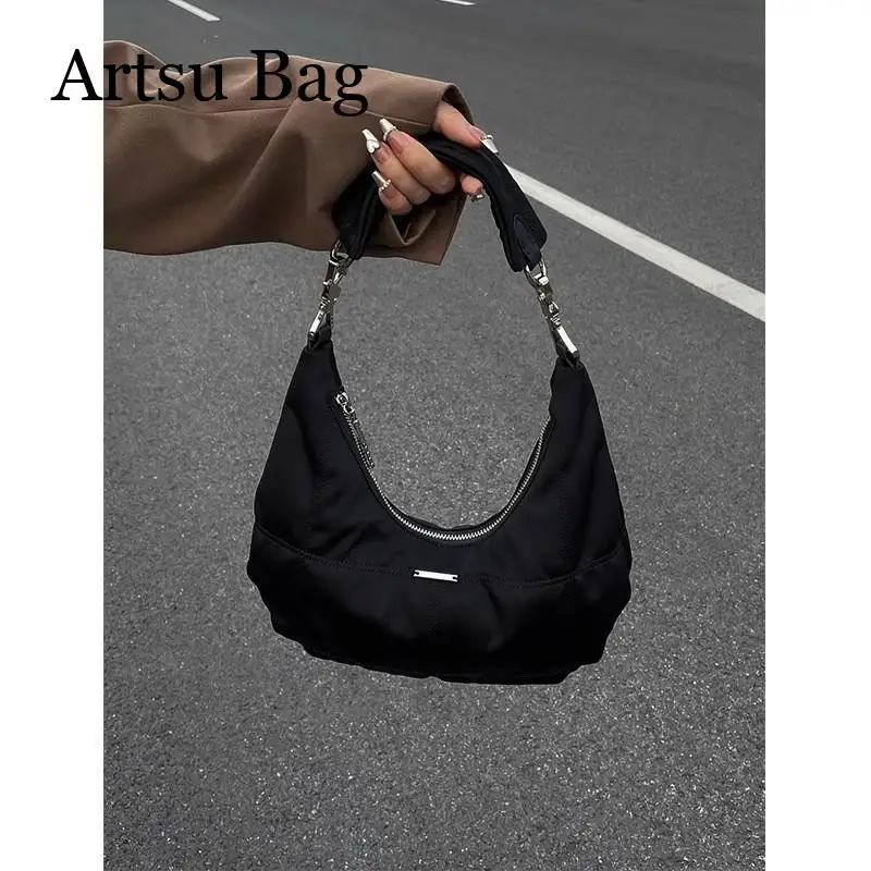 

Women Bag Retro Black Cloud Bag High Quality Fashion Underarm Bag Versatile Commuting Shoulder Handbag New Half Moon Bag