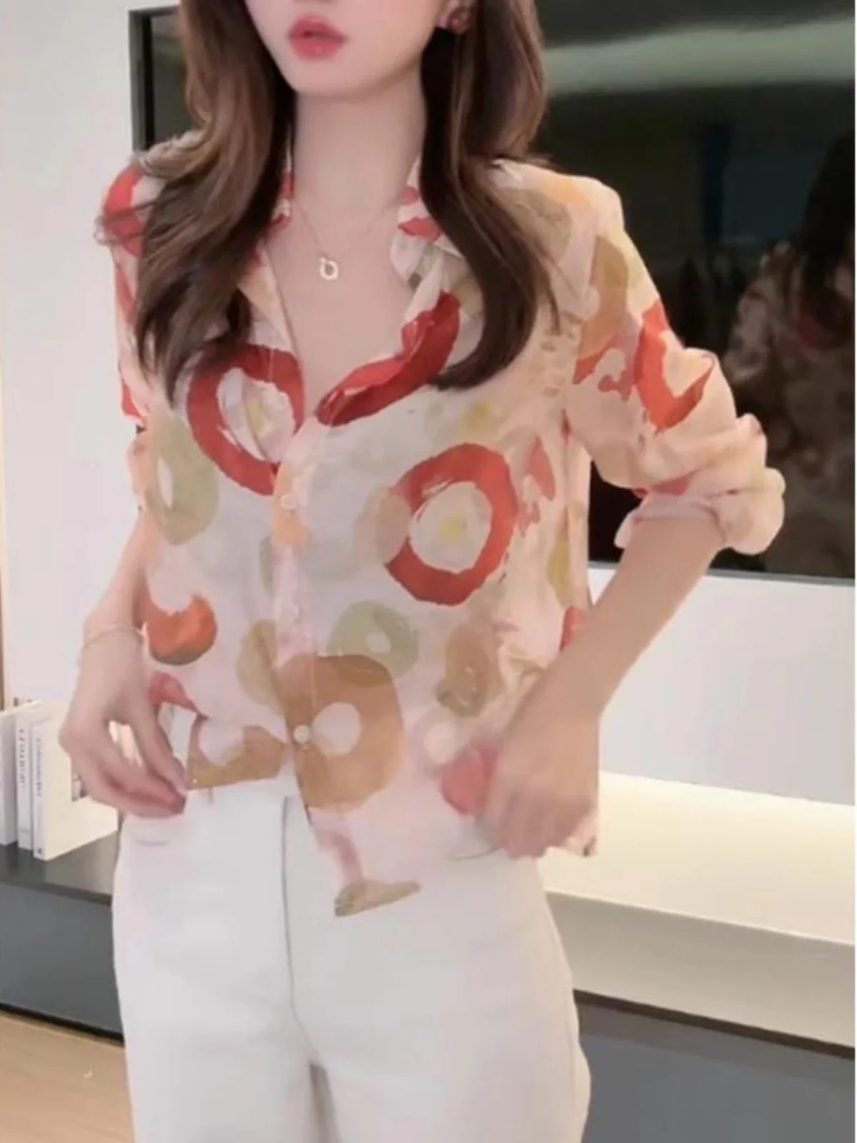 

Женская шифоновая блузка больших размеров с цветочным принтом, весна-лето, новинка, защита от солнца, дизайн в гонконгском стиле, корейский свободный крой, размер L