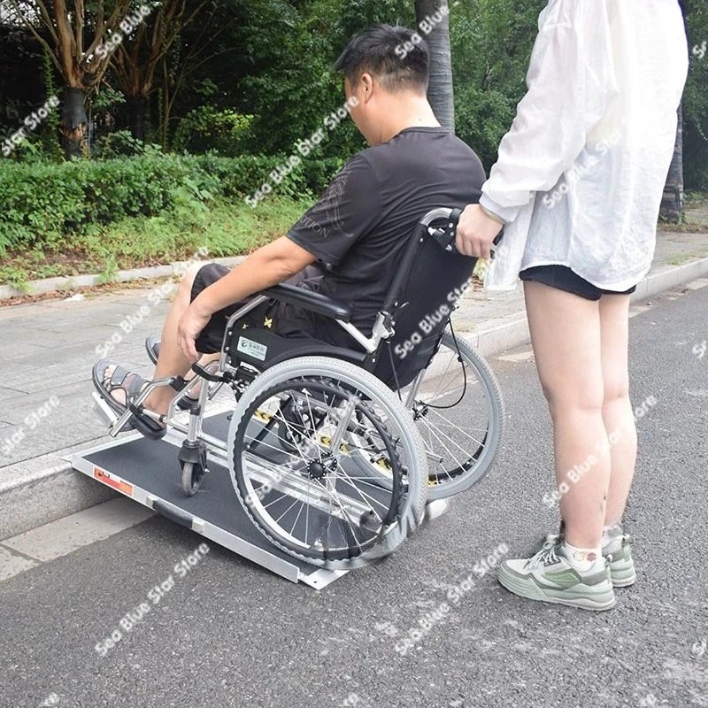 Accessible aluminum alloy ramp Portable non-slip folding mobile staircase ramp Wheelchair ramp