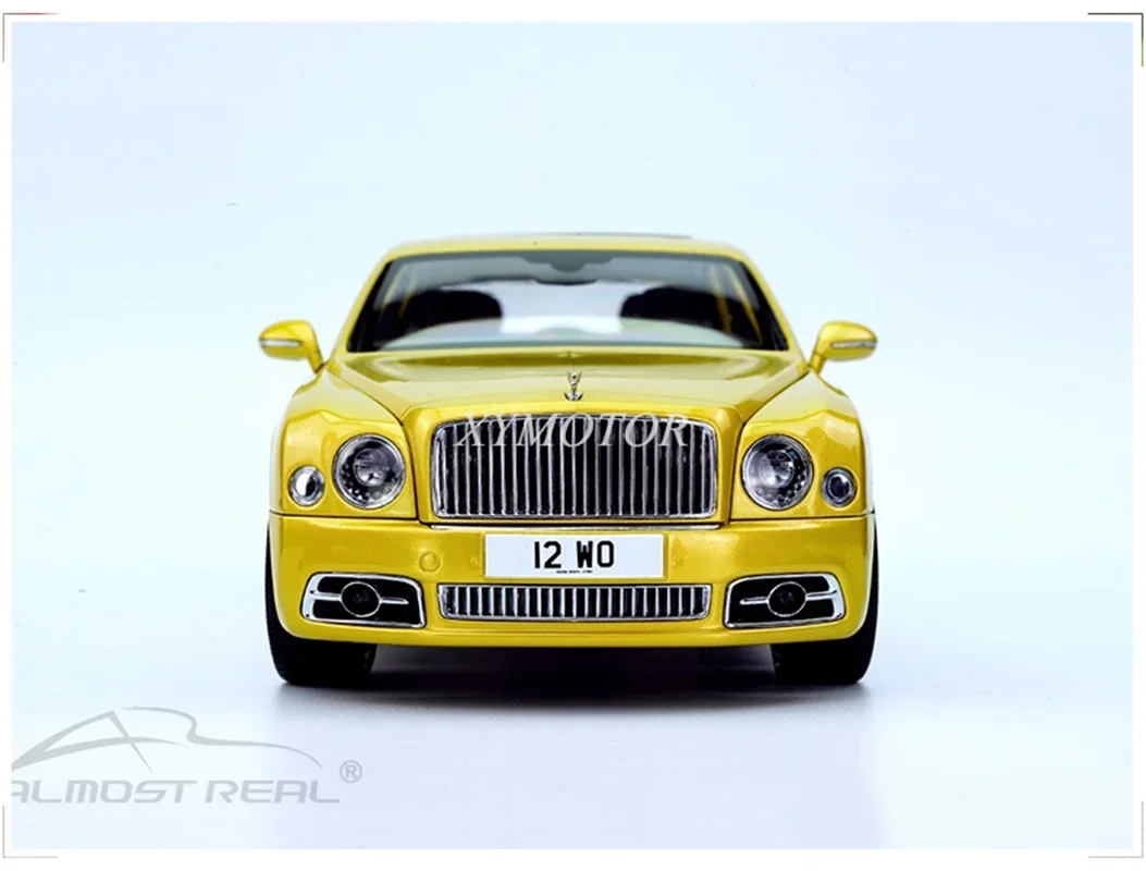 Prawie prawdziwe 1/18 dla Bentley Mulsanne 2017, metalowy model odlewu samochodu, złote zabawki, prezenty, Hobby, ekspozycja, kolekcja ozdób