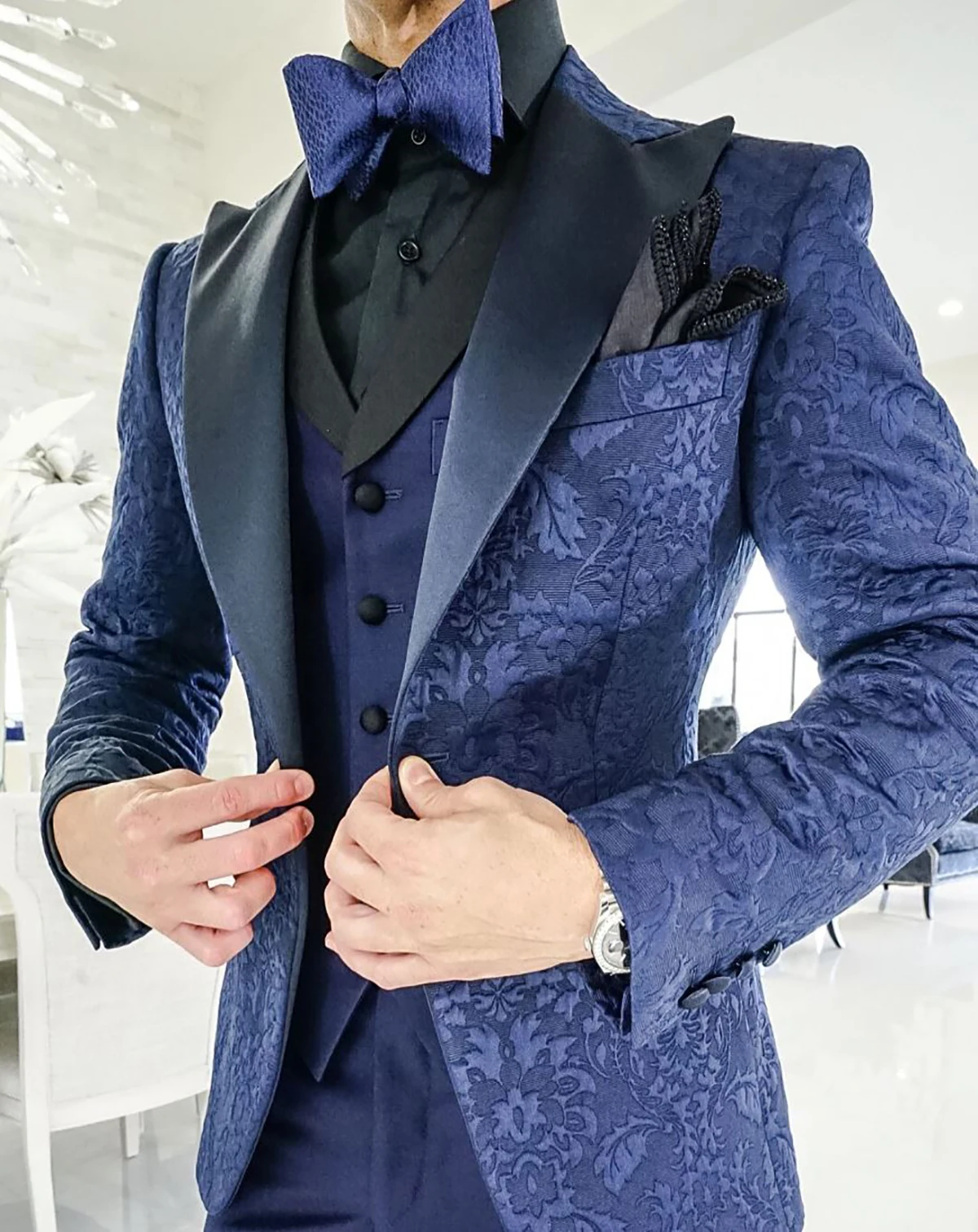 Hochzeit Männer Anzüge Bräutigam tragen Trauzeuge Jacquard Peaked Revers formelle Business-Anzug Set 3 Stück Jacke Weste Hose nach Maß