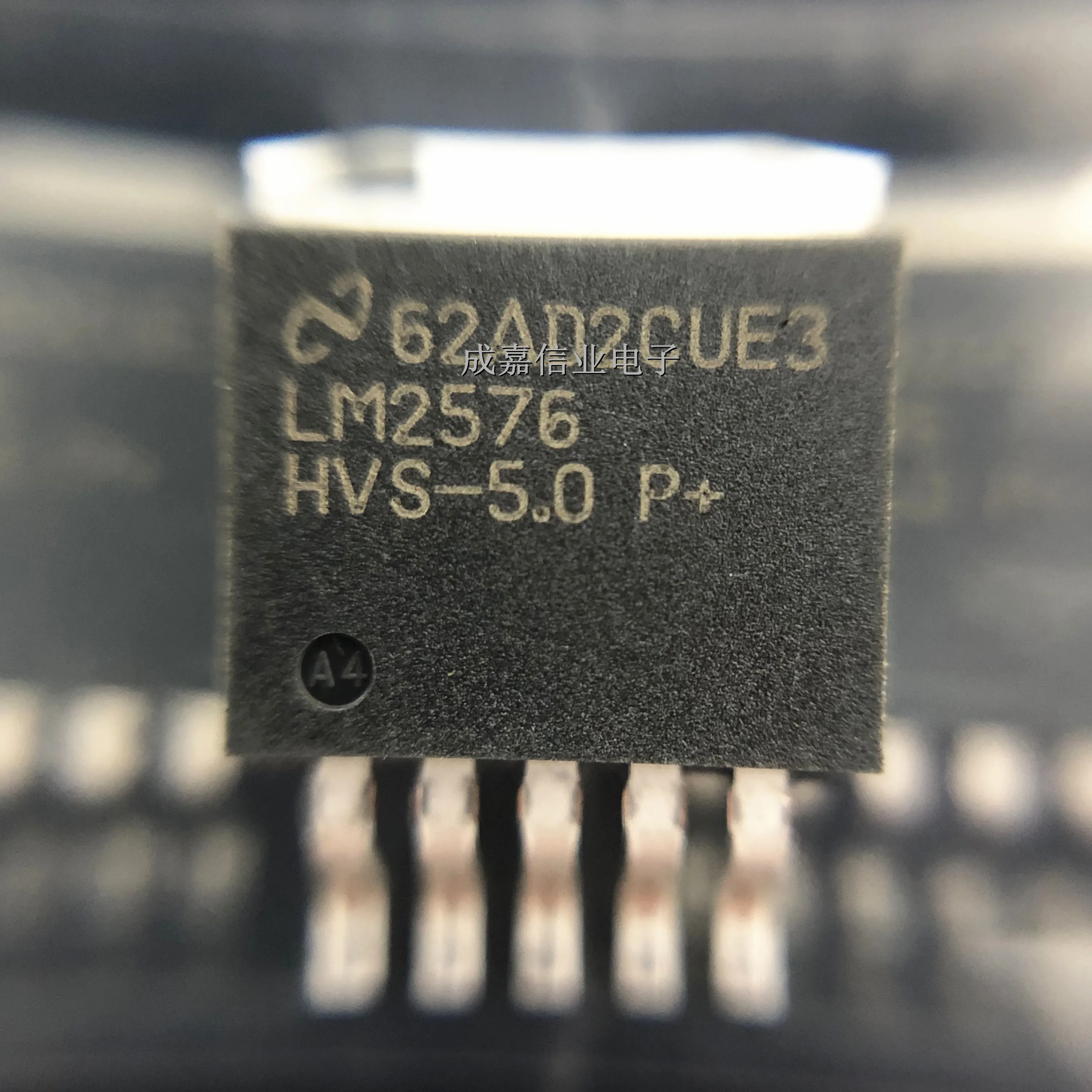 

10pcs/Lot LM2576HVSX-5.0 TO-263-5 LM2576HVS-5.0 Switching Voltage Regulators 3A 5V Operating Temperature: - 40 C-+ 125 C