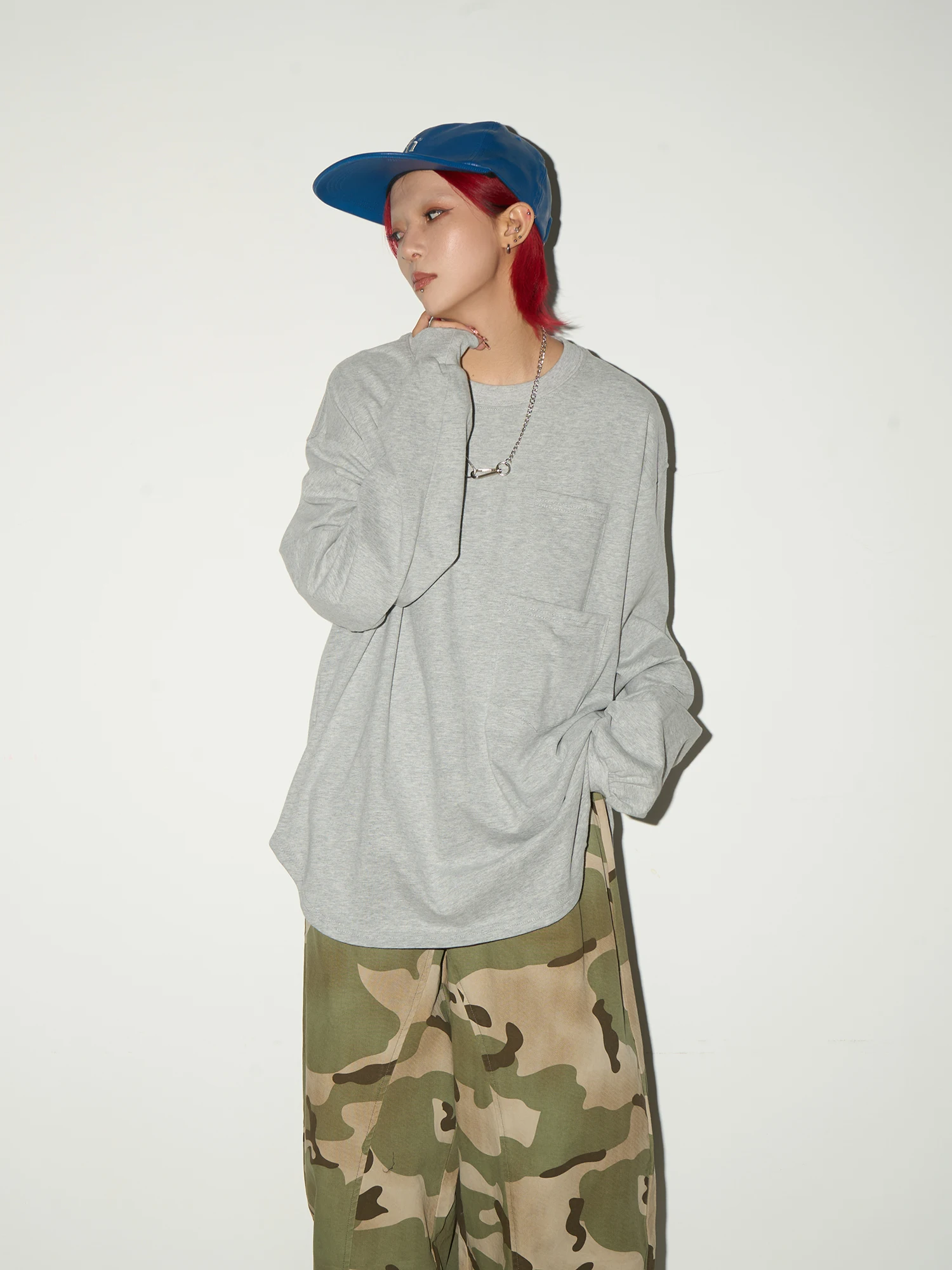 

Футболка MICHINNYON American Style с круглым вырезом и длинным рукавом, с двойными карманами, мягкая, приятная к телу, свободного кроя, повседневная, унисекс.