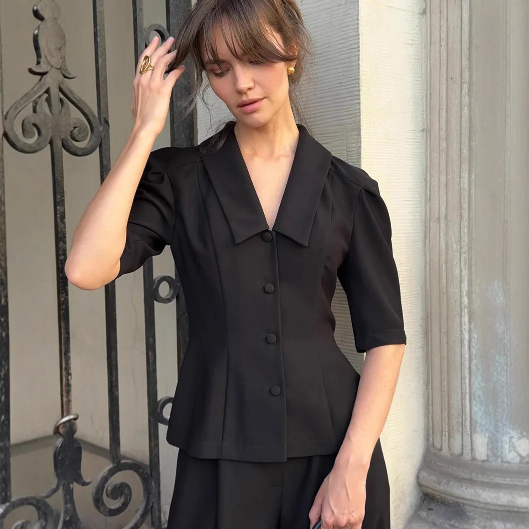 2025 جديد الخامس الرقبة خمس نقاط كم الخصر الدوس أعلى بنطال ذو قصة أرجل واسعة قطعتين مجموعة عارضة أزياء تنوعا الأسود #4