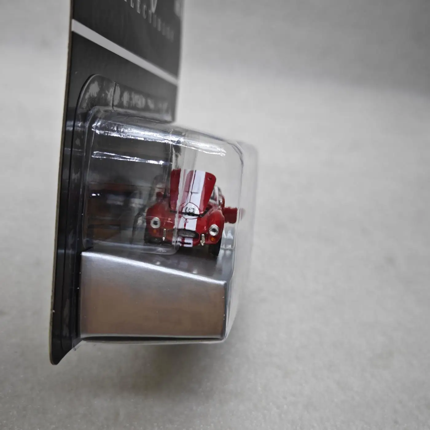 

1:64 SHELBY COBRA 427 S/C #98 Red Toy Car Model Simulation Sound Light Children's Simulation Car Toy Car Small Gift