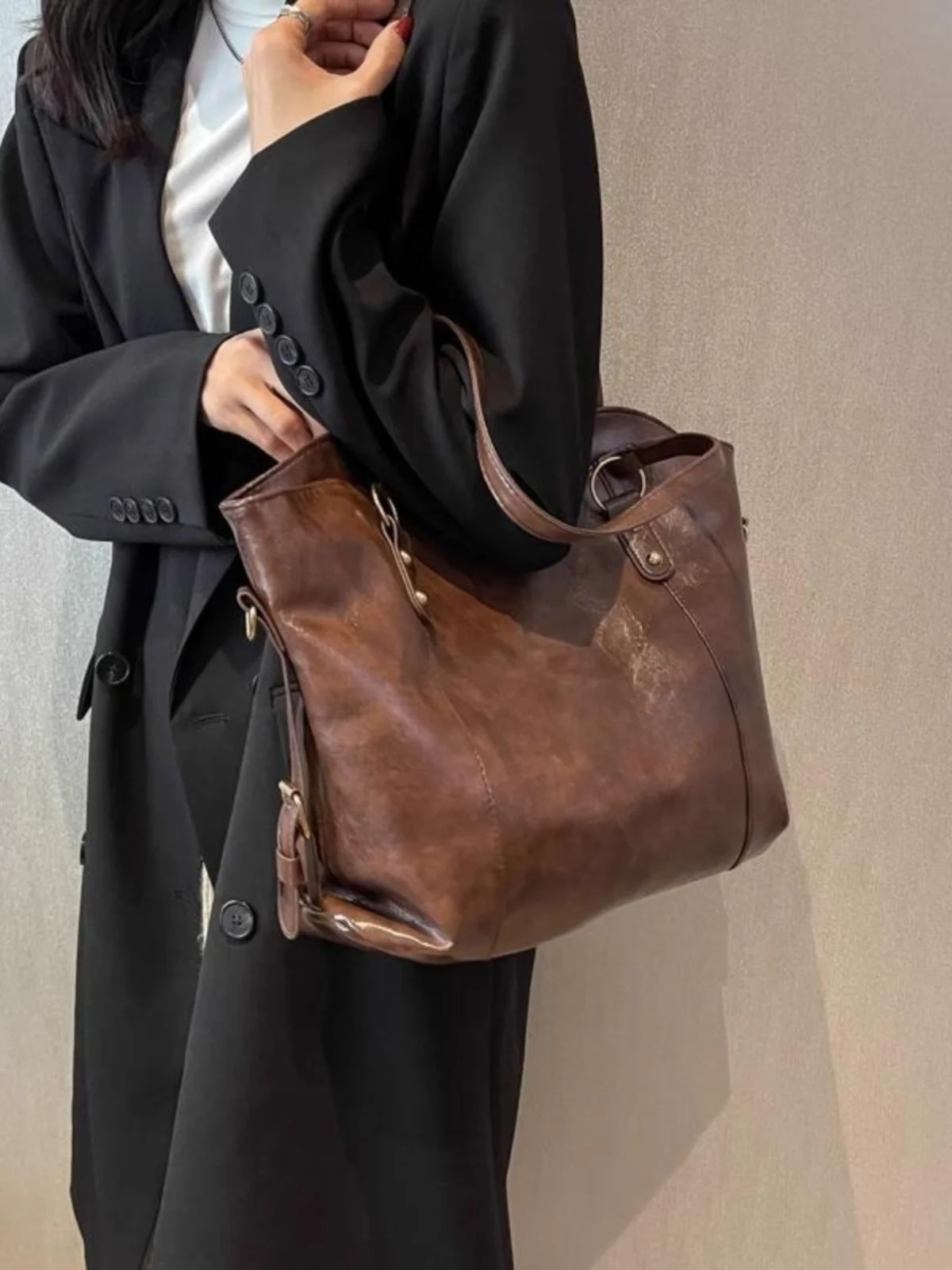

Versatile Vintage Commuter Tote Bag Single oulder Crossbody Bag for Women Large Capaci op Bag ape PU Leather