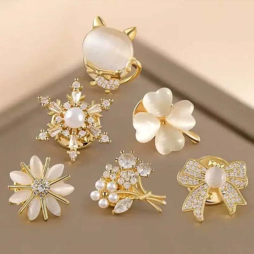Fashion Brooch Flower Bow Brooches for Women Sweater Coat Clothing Accessories Metal Anti-glare Lapel Pin Fixed Clothes Pins