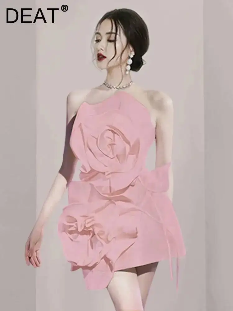 Robe blanche fleur rouge La robe élégante qui allie modernité et charme intemporel pour les grandes occasions