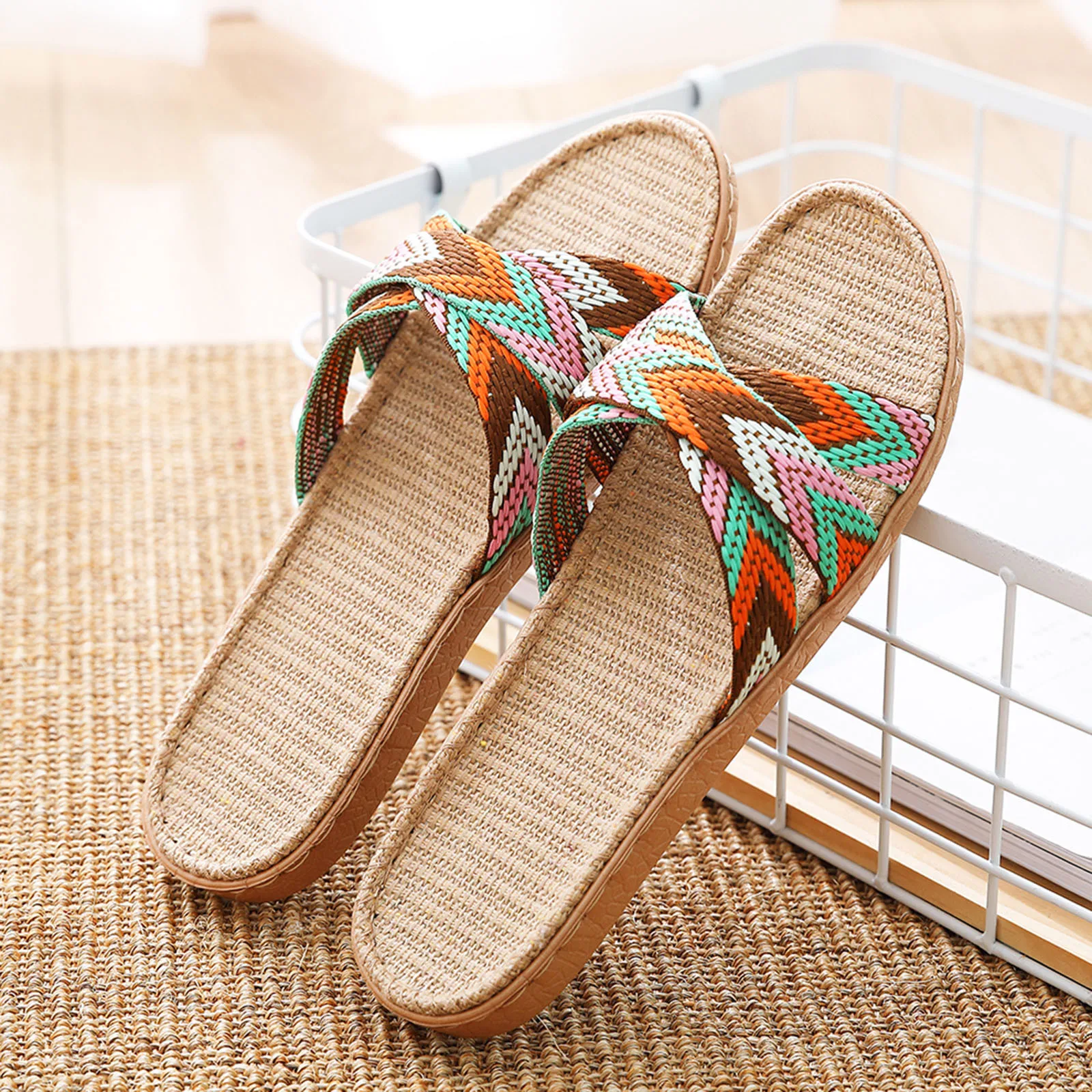 Summer Outdoor Beach Slippers Women Fashion Casual Slip On Slides Indoor Home Slippers Beach Shoes Femme Zapatillas Chaussure