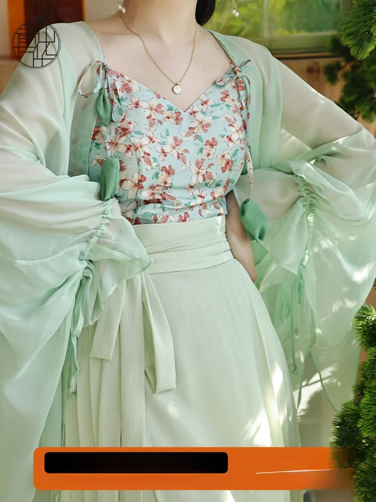 

Original Design Women's Strap Vest Summer Outdoor Wear New 2024 Beautiful Ba Inner Match Top with Chest Pad ort Sle