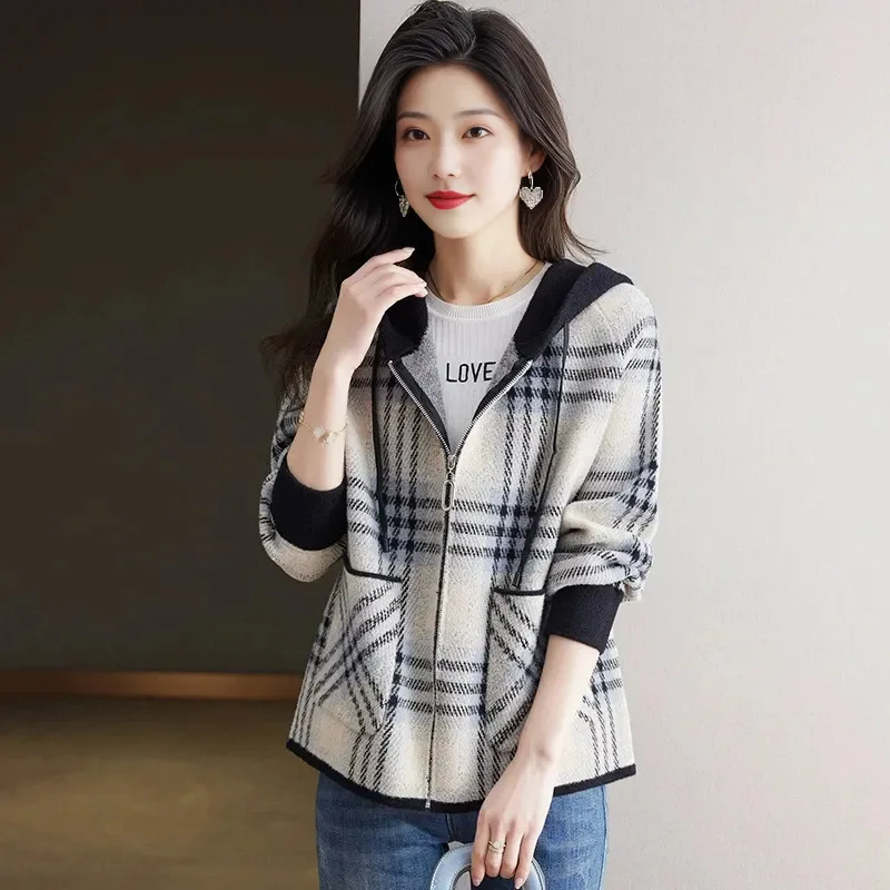 

Spring and Autumn Hoodie Women's 2025 Spring New Style Western Loose Pocket Short Sweater Checkered Cardigan Top