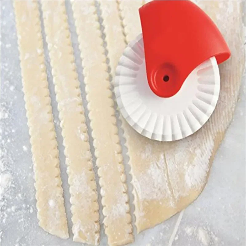 

Pastry Wheel Cutter - Dough Cutter Tool for Noodles, Lattice & DIY Baking, Stainless Steel Kitchen Helper with Docker Roller